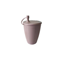 Стакан-поилка пластиковый DS-284 с трубочкой и крышкой D 7,5 cm H 10 cm