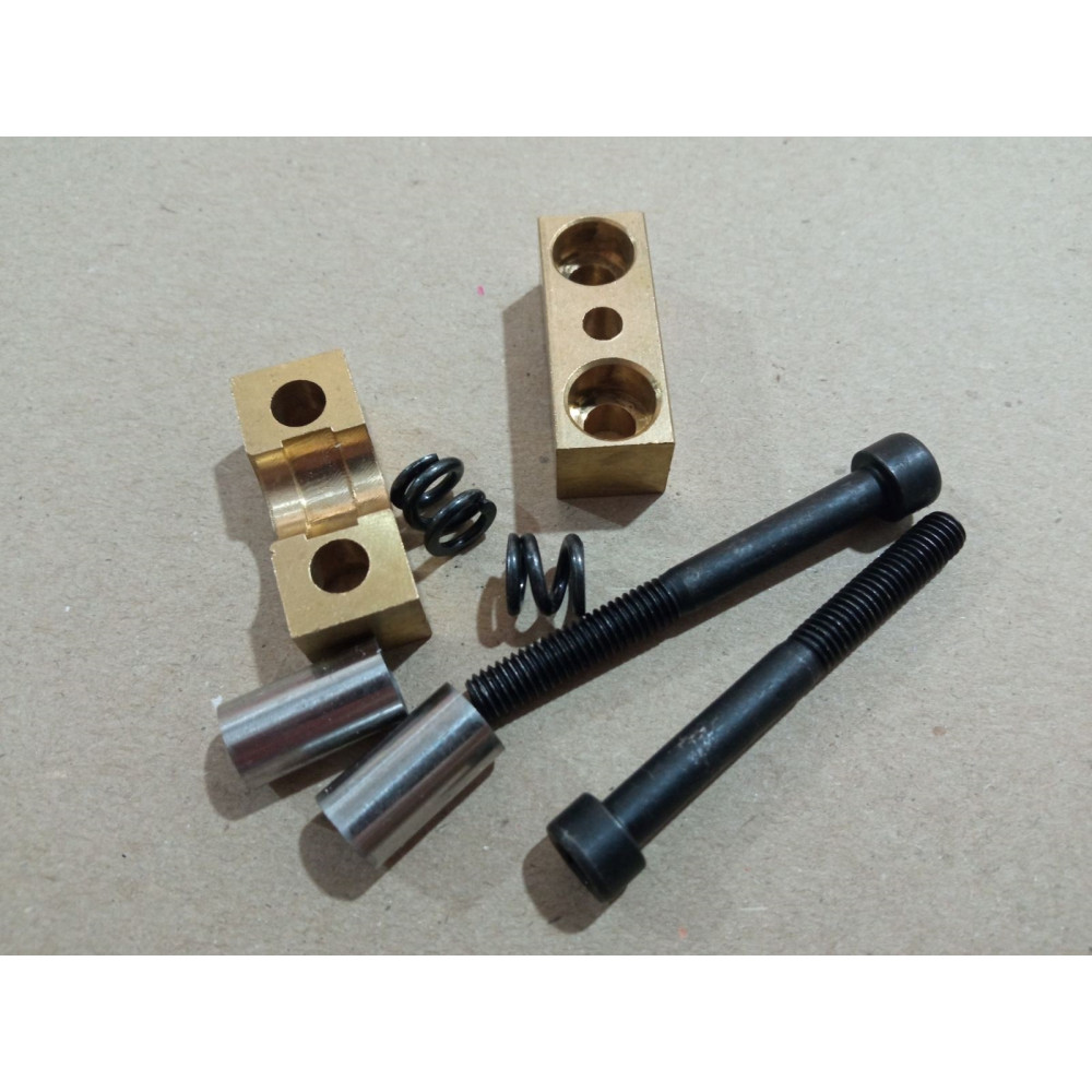 Затискач верхньої кришки контактного гриля  263501, 263600, 263655, 263662, 263709, 263808, 263907 G698565